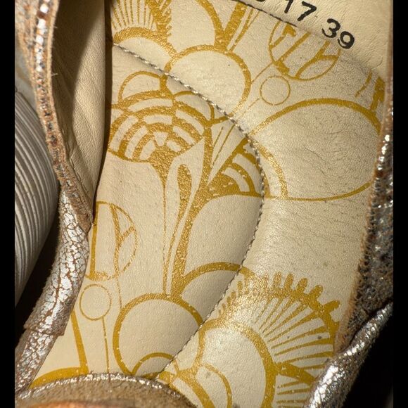 FLY LONDON Yake Metallic Wedge Sandal Perforated Leather Hook Loop Sz 39(8-8.5) - Picture 8 of 8